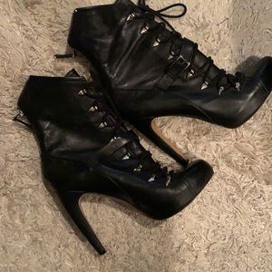 Sam Edelman Leather Lace Up Ankle boots with Silver Accents Size 9